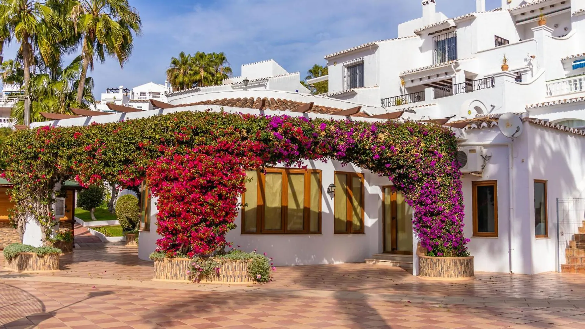 Tanger 3 Oasis Properties Nerja Apartment
