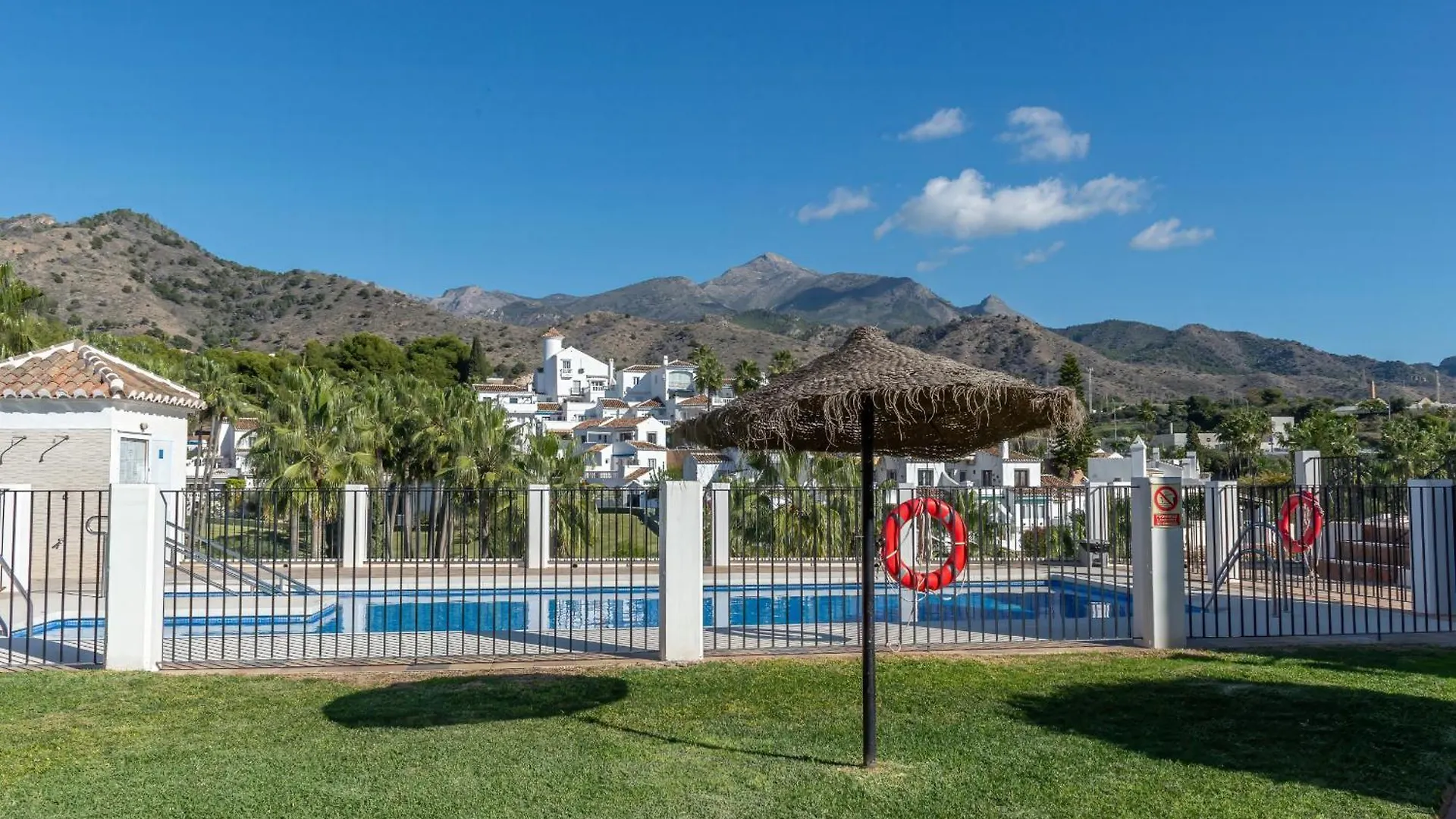 Tanger 3 Oasis Properties Nerja Apartment
